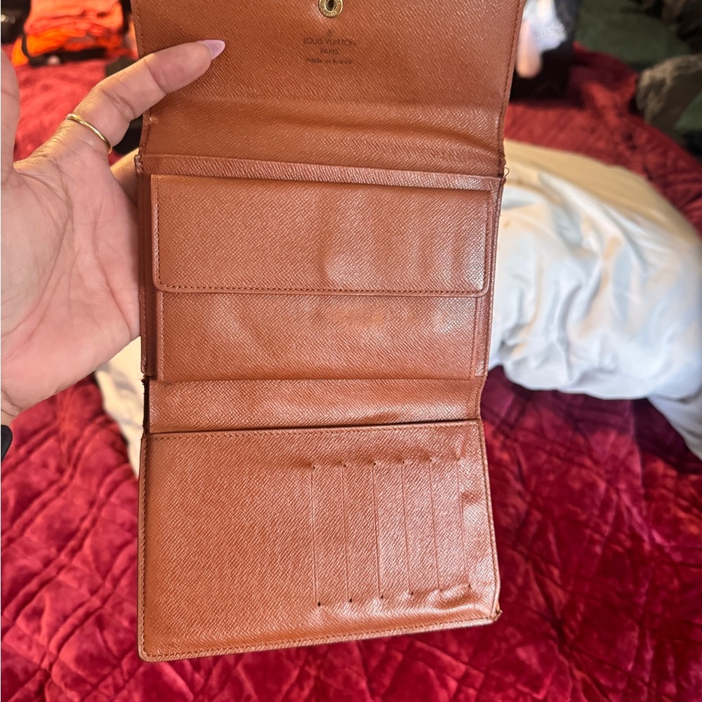 Louis Vuitton Brown and Gold Monogram Clutch - Picture 11 of 11